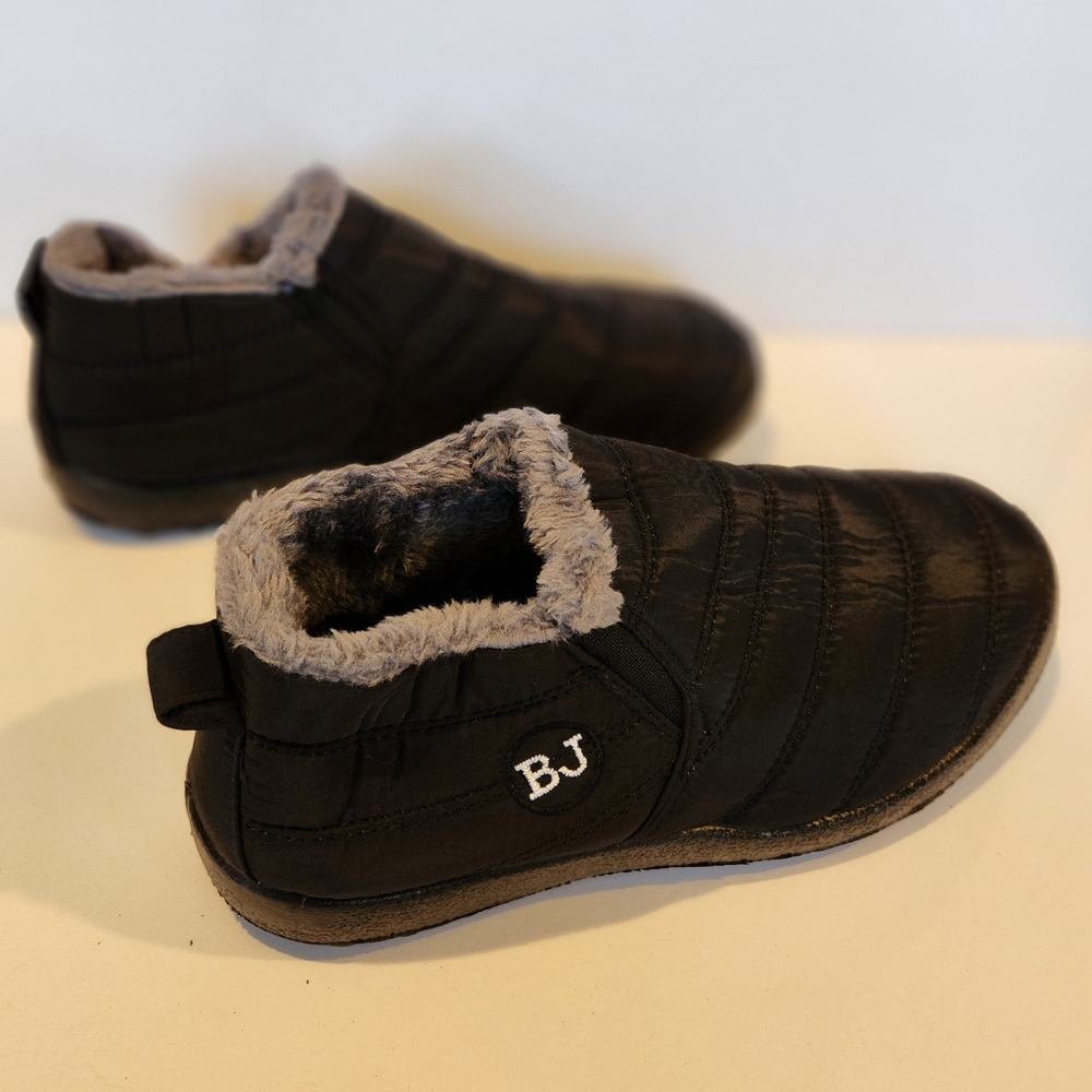 9M Mioke Black Winter Ankle Boots NWT
